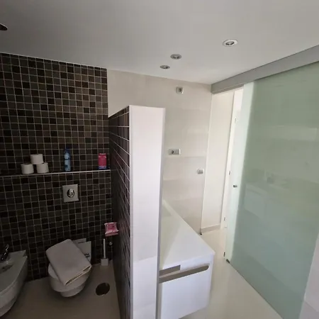Penthouse Vista Bella 公寓